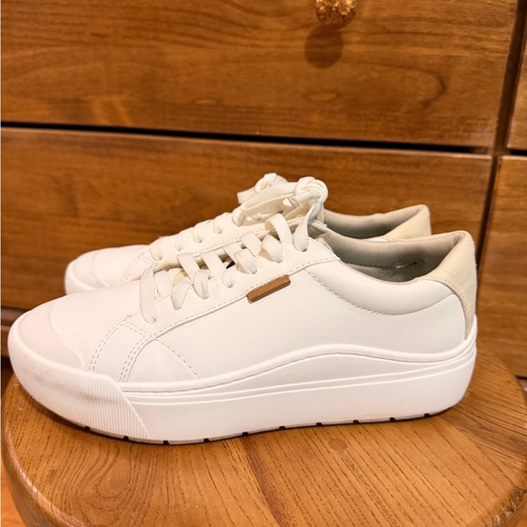 Dr. Scholl's Shoes - Dr. Scholl's white Platform Sneakers time off